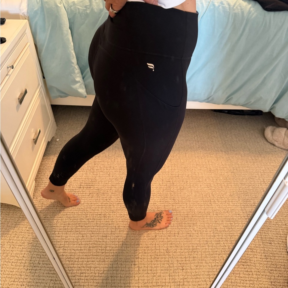 Fabletics | PureLuxe High Waisted Pocket Capri Leggings Medium - Picture 3 of 9